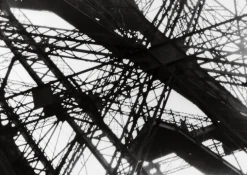 La Tour Eiffel; détail (panneaux aluminium)