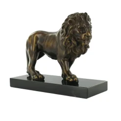 Moulage Lion marchant