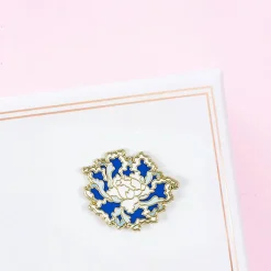 Sale Pin's Pivoine Pin'S