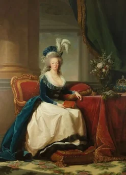 Reine Marie-Antoinette assise, en manteau bleu et robe blanche, tenant un livre à la main (panneaux aluminium)